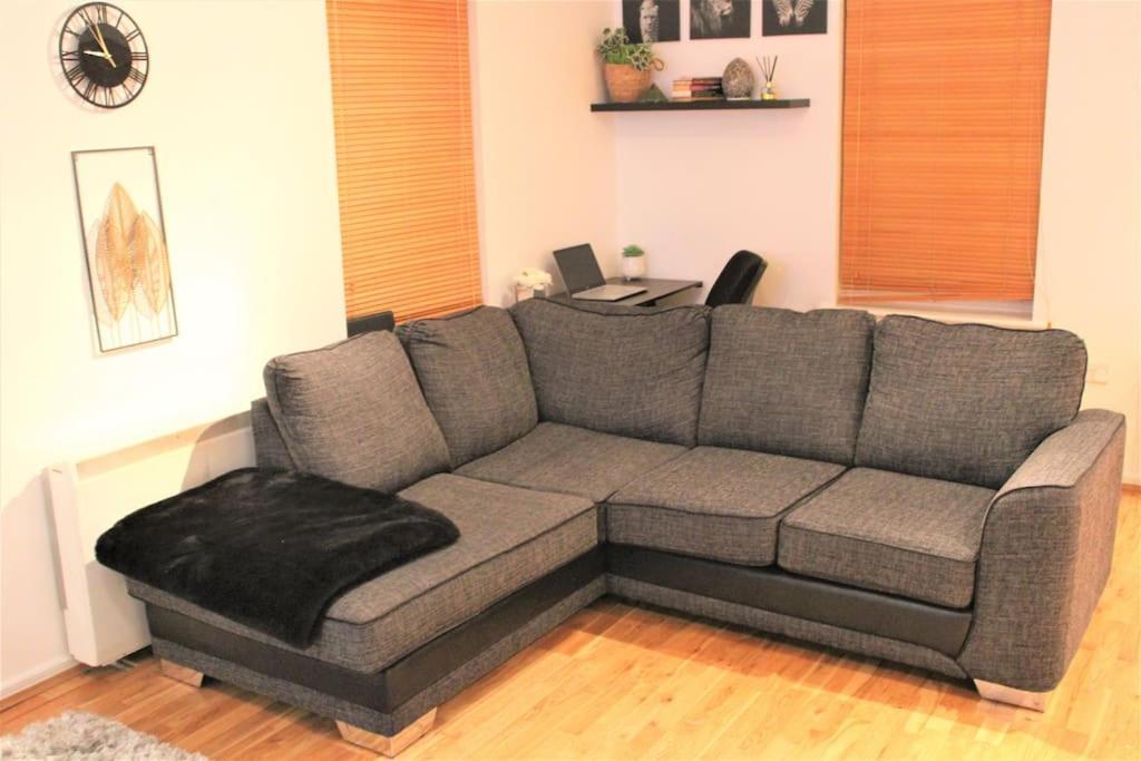 Lovely Modern Apartment Close To Town Centre Lexden Extérieur photo