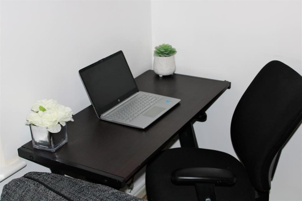 Lovely Modern Apartment Close To Town Centre Lexden Extérieur photo