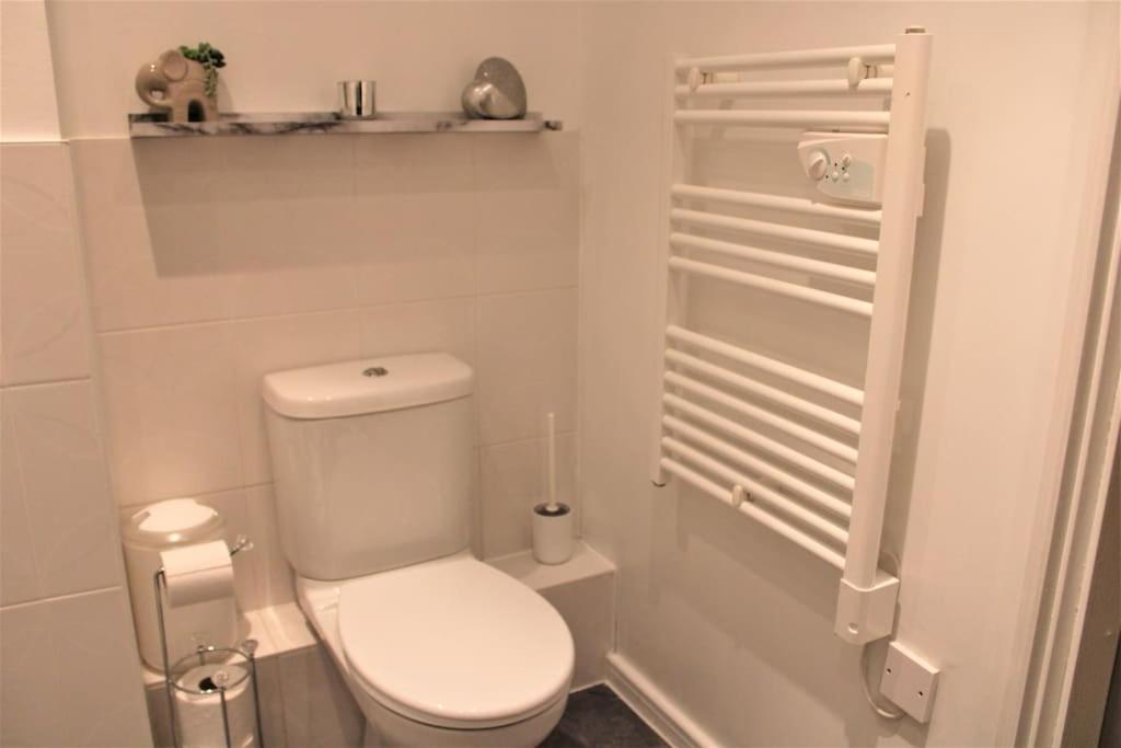 Lovely Modern Apartment Close To Town Centre Lexden Extérieur photo
