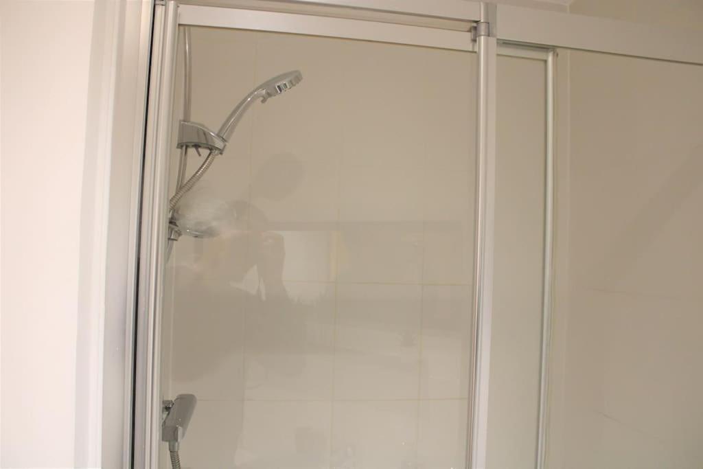 Lovely Modern Apartment Close To Town Centre Lexden Extérieur photo